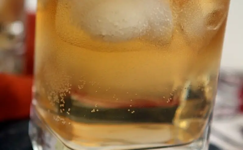 Seven and Seven Highball Cocktail