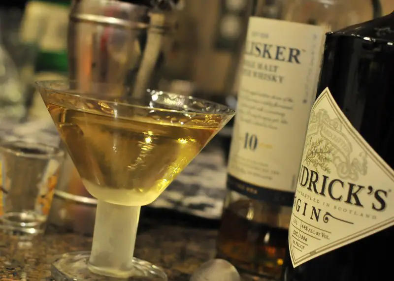 Smoky Martini with Gin and Scotch